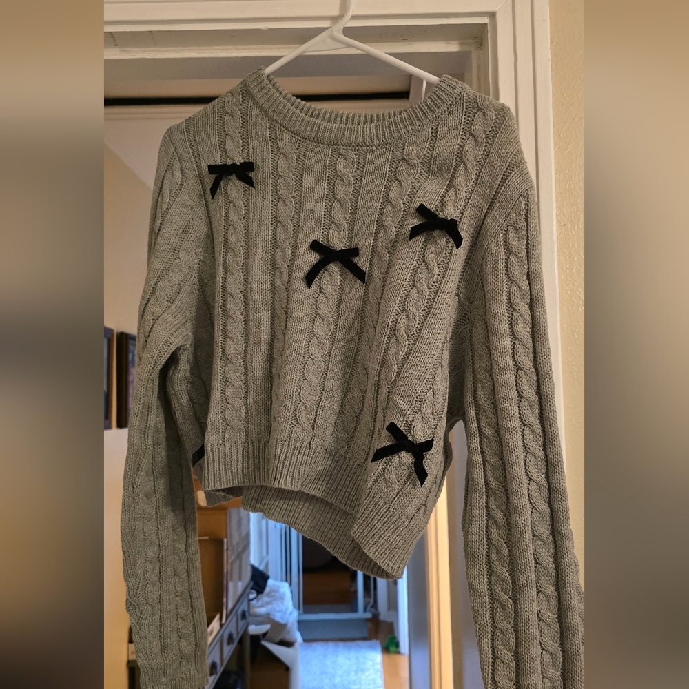 Gray Cable Knit Sweater with Black Bows